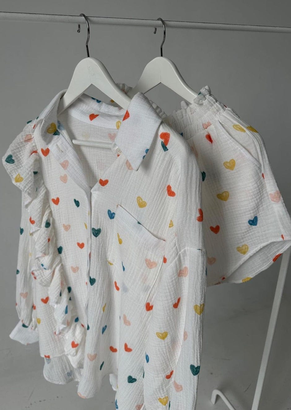 Amira | Herz-Print Zweiteiler-Set – Perfekt für entspannte Sommertage