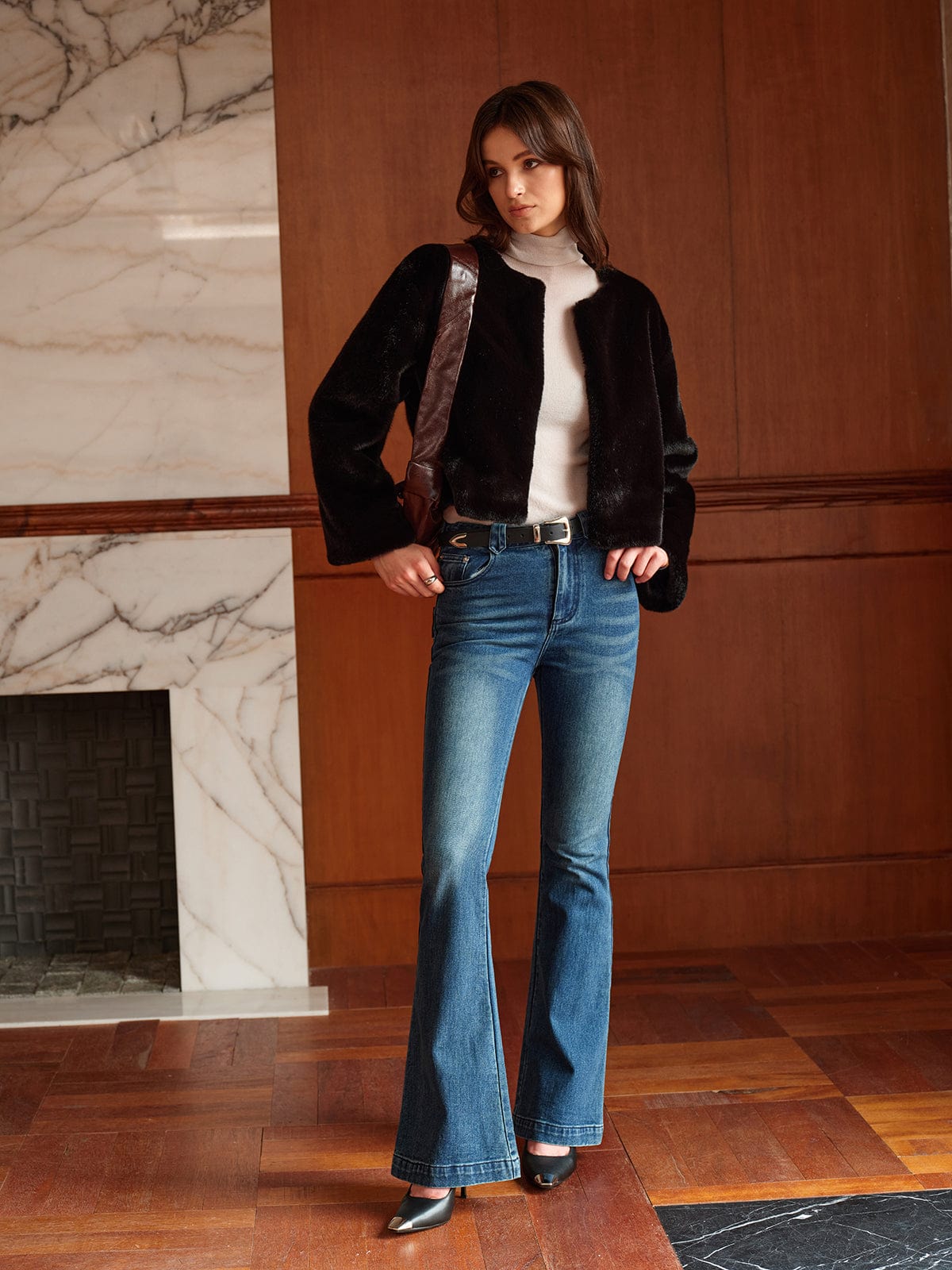 Elise | Kurze schwarze Kunstfelljacke