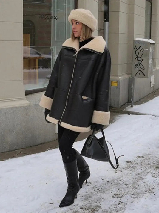 Lizzy | Oversized Kunstleder Shearling-Jacke in Schwarz