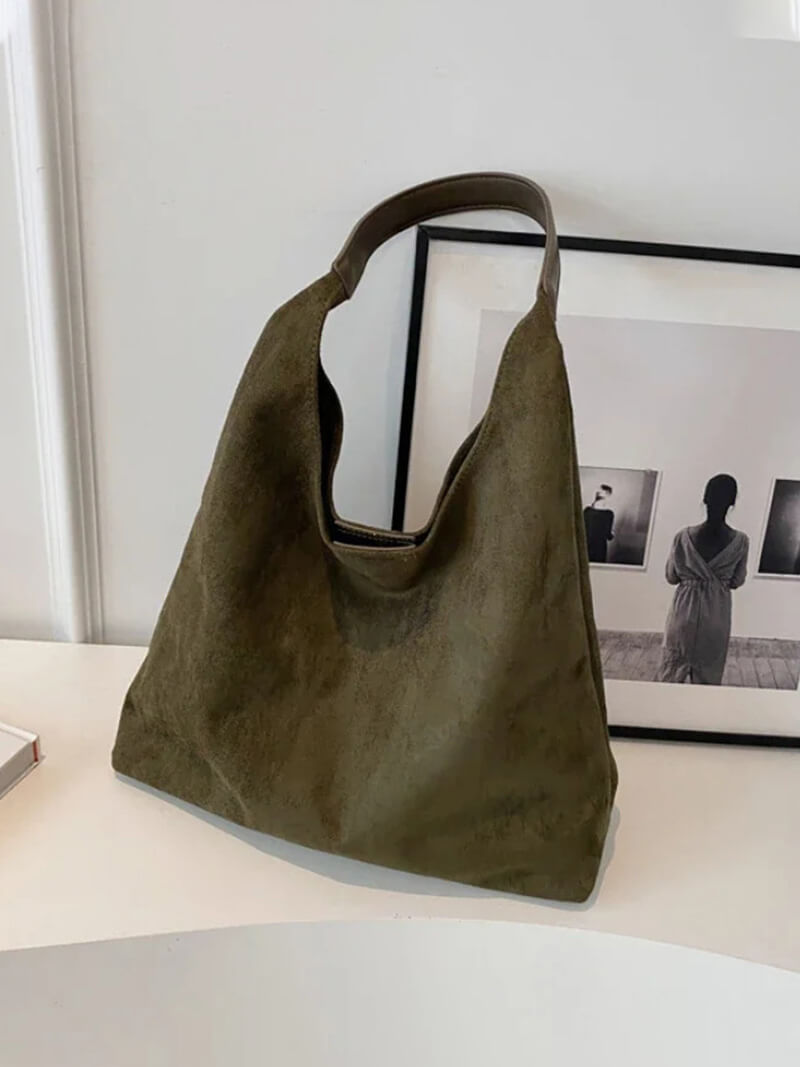 Olga | Minimalistische Schultertasche aus Wildleder