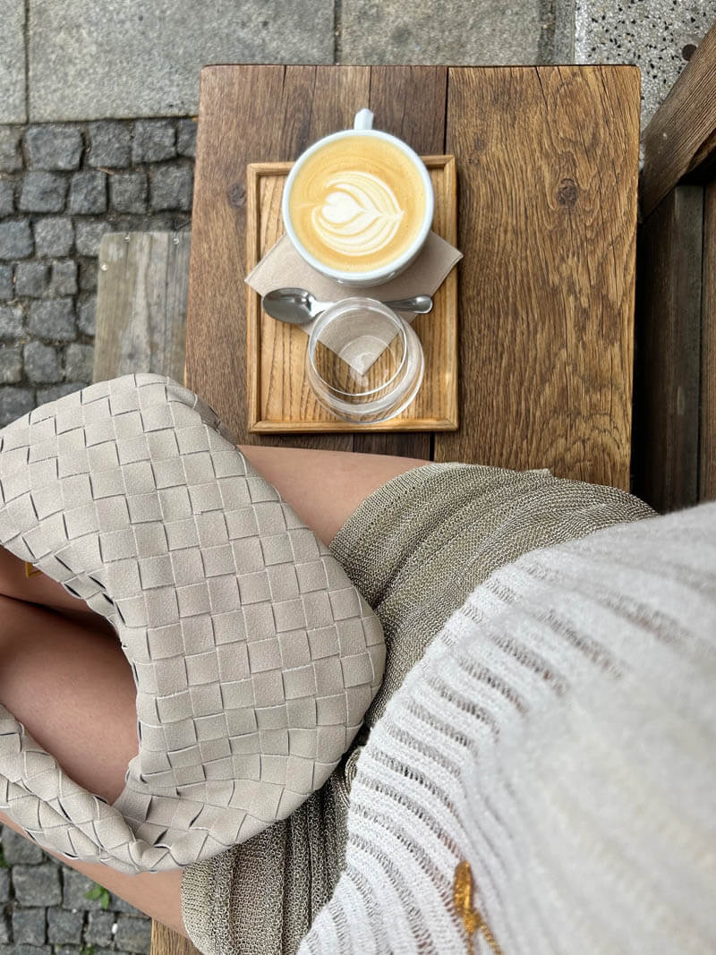 Ilyse | Geflochtene Mini-Tasche aus Wildleder