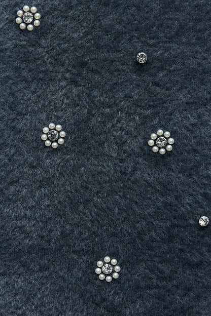 Lola | Strick-Minikleid mit Perlen und Gerüschtem Saum