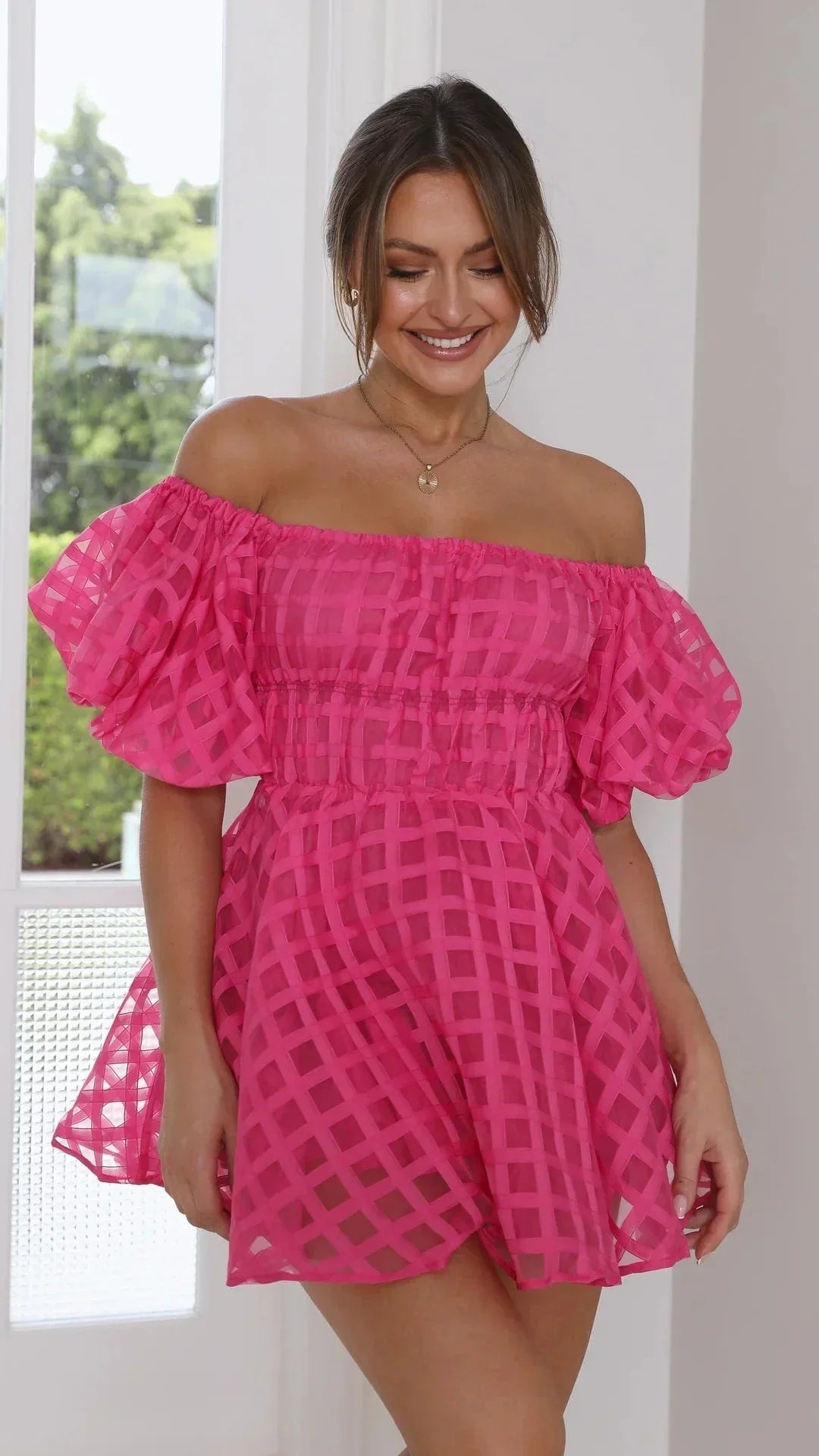 Isla | Off-Shoulder Minikleid – Feminine Eleganz mit verspieltem Charme