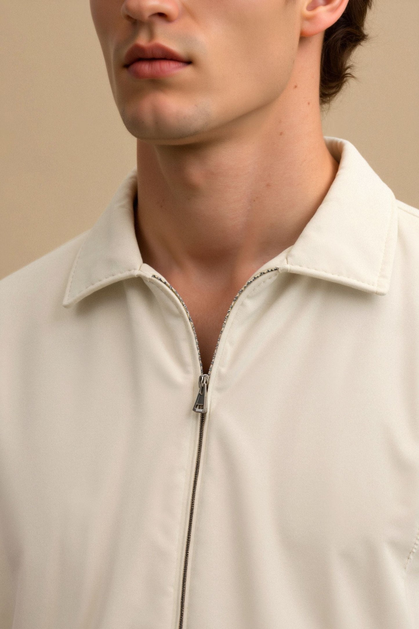 Minimalistische Bomberjacke – Eleganz trifft auf Komfort