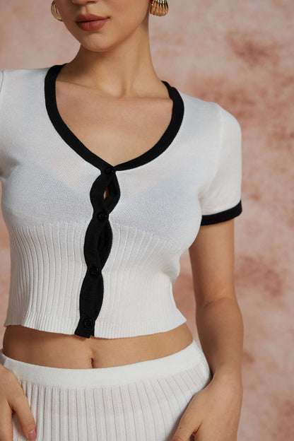 Kira | Feminines Strick-Zweiteiler-Set mit Knopf-Top & Plisseerock