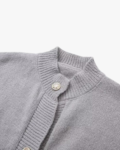 Manon | Strickjacke mit Knöpfen und Federärmeln