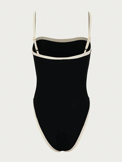 Eleganter Damen Badeanzug Schwarz – Einteiler mit hohem Beinausschnitt & stilvollen Kontrastdetails