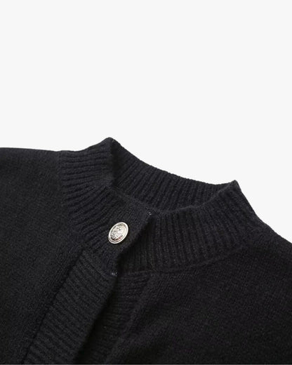 Manon | Strickjacke mit Knöpfen und Federärmeln