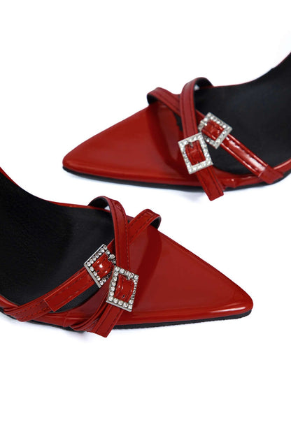 Olive | Lackleder Riemchenabsätze mit goldenen Schnallenakzenten