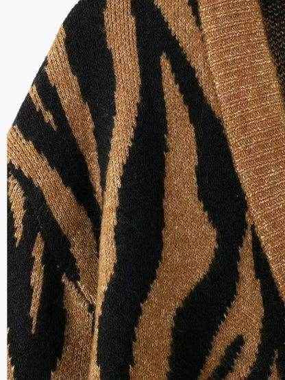Berta | Zebra gestreiftes Strickzeug für Frauen