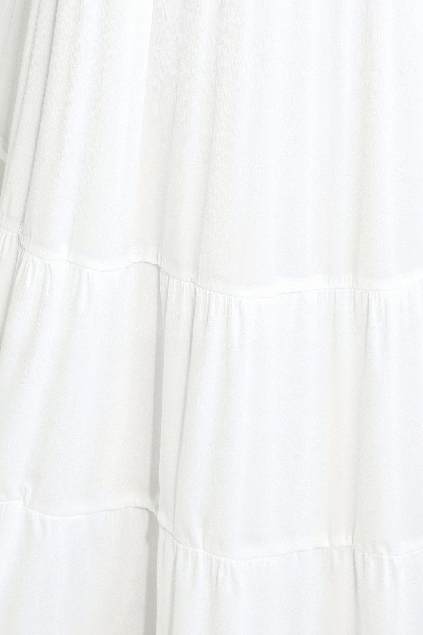 Luftiger Maxirock mit Spaghettiträger-Optik