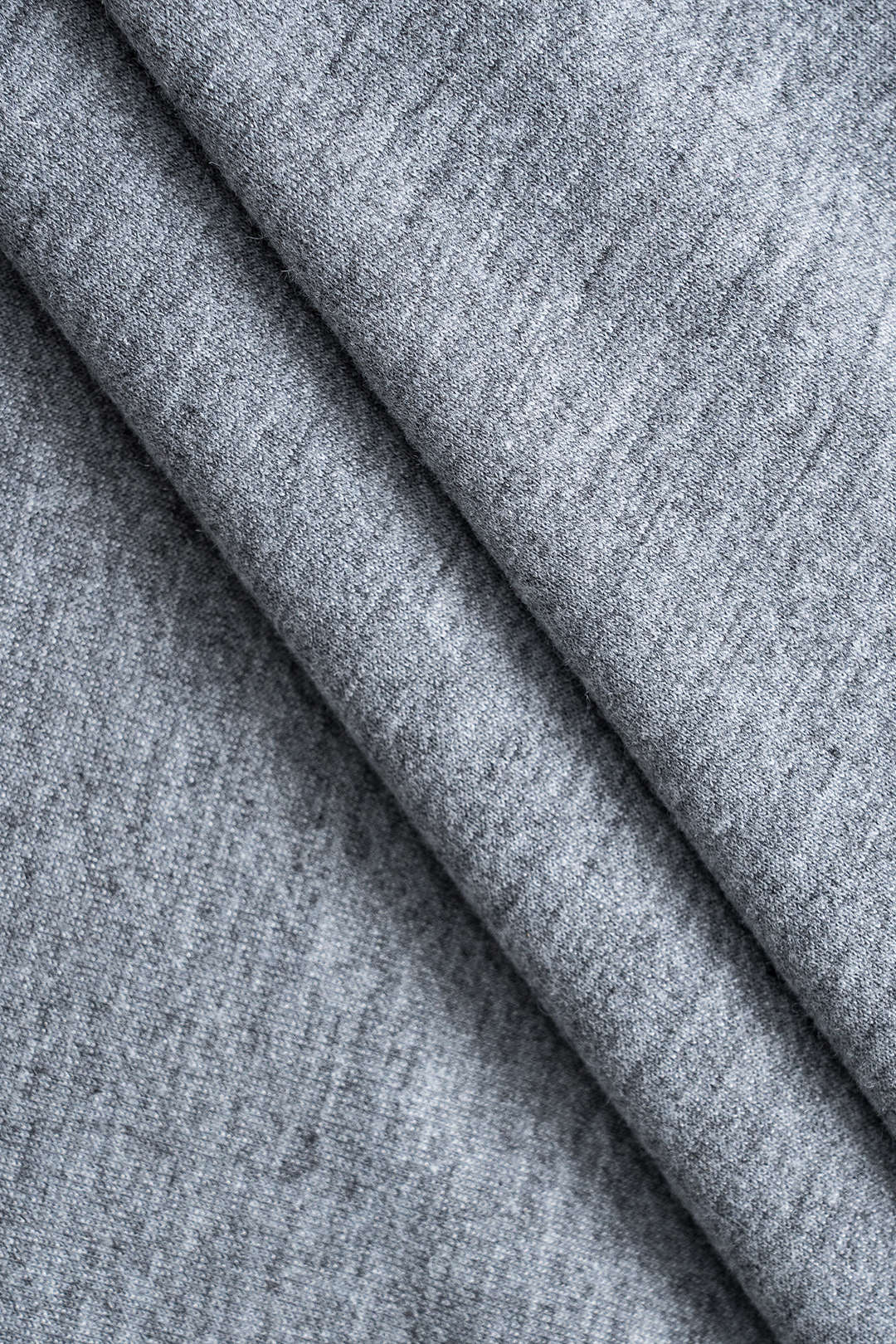 Lilli | Trendiges Zweiteiler-Set mit One-Shoulder-Sweatshirt & Minirock