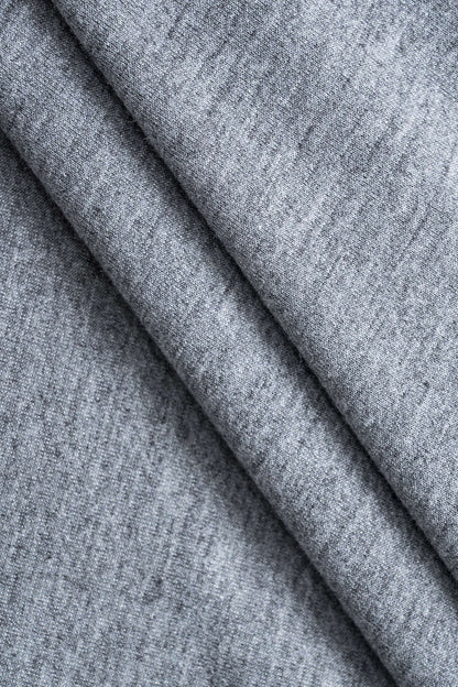 Lilli | Trendiges Zweiteiler-Set mit One-Shoulder-Sweatshirt & Minirock