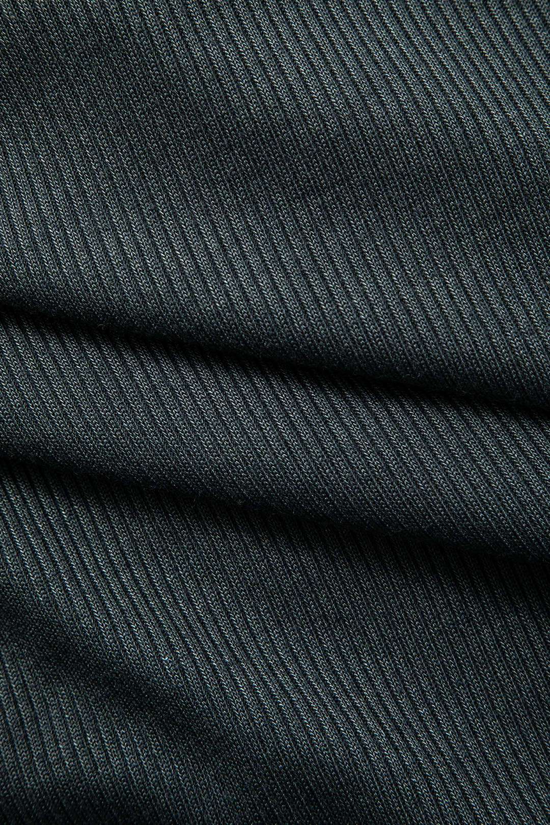 Ina | Sportliches Zweiteiler-Set mit Zip-Jacke & Plissee-Rock