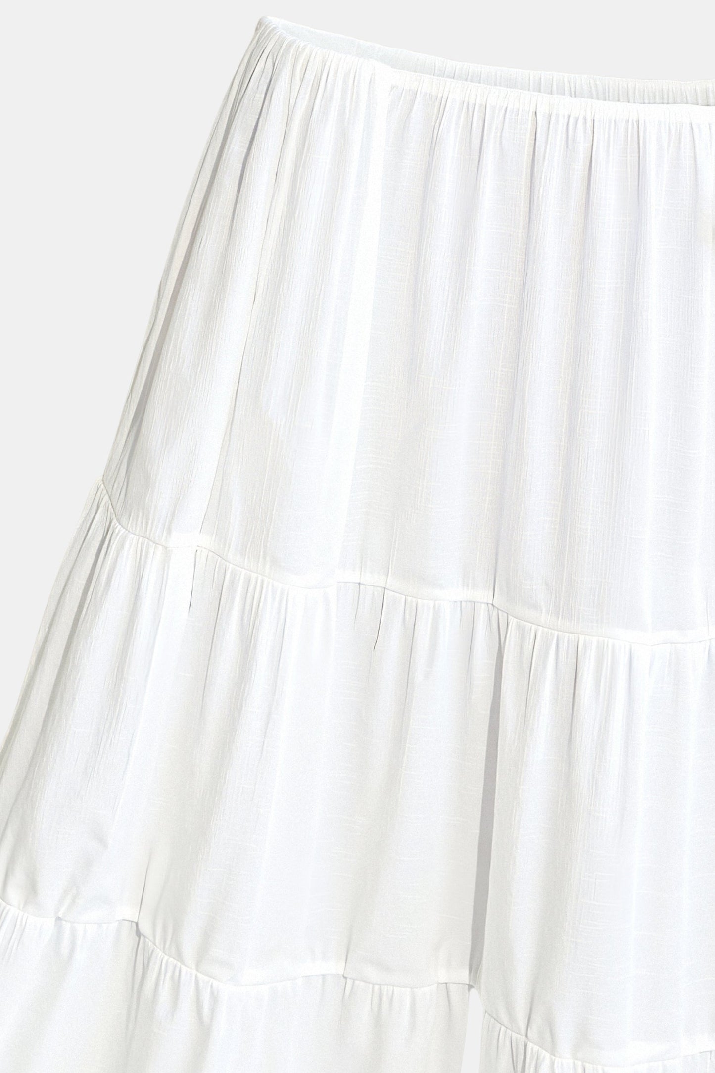 Luftiger Maxirock mit Spaghettiträger-Optik