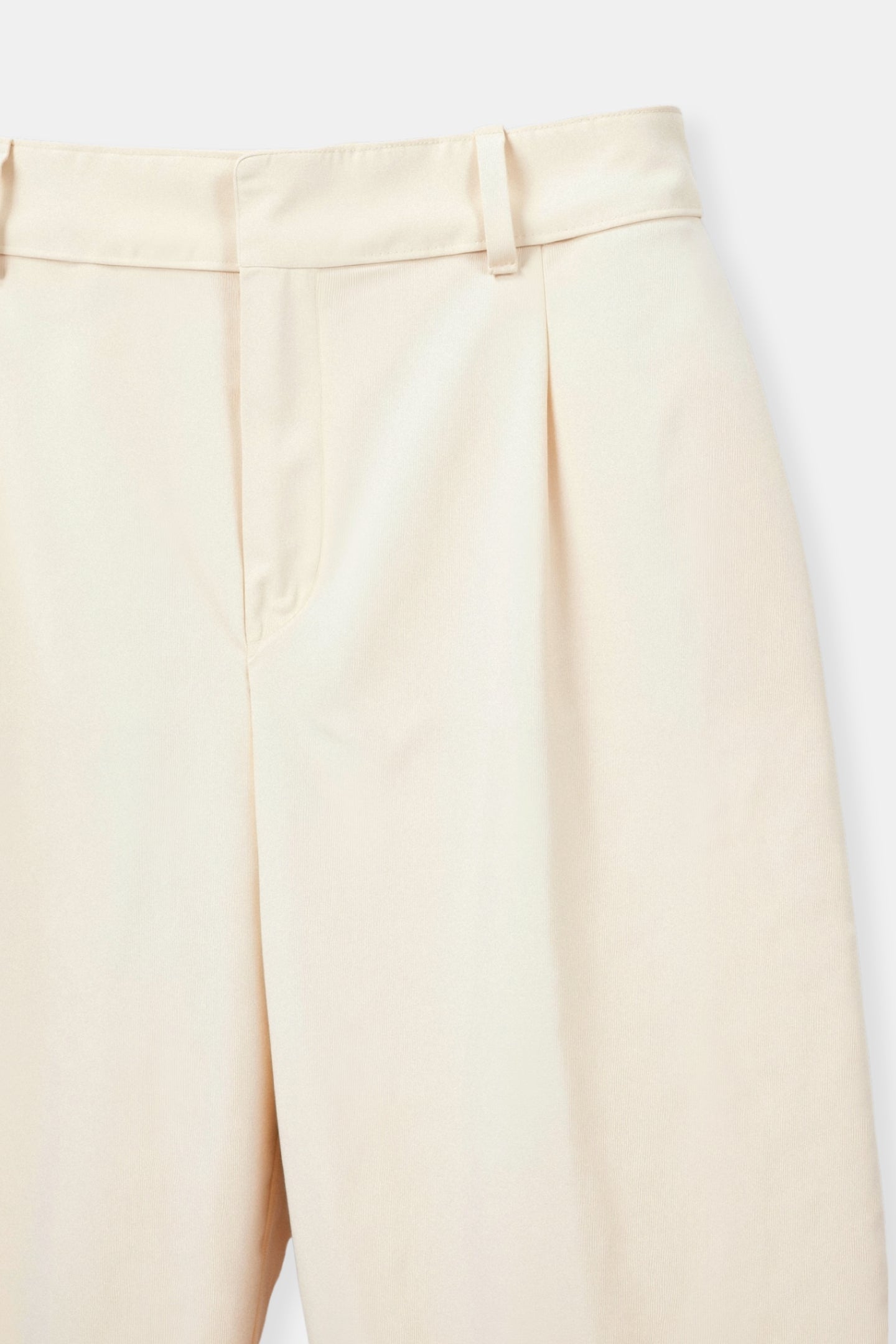 Elegante Damenhose mit weitem Schnitt und Bundfalten