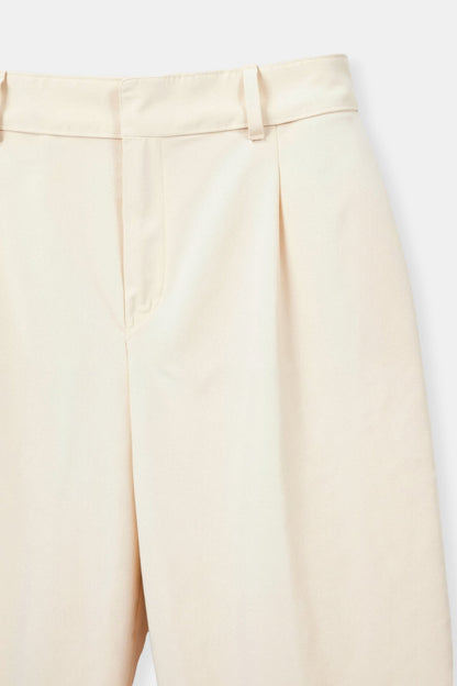 Elegante Damenhose mit weitem Schnitt und Bundfalten