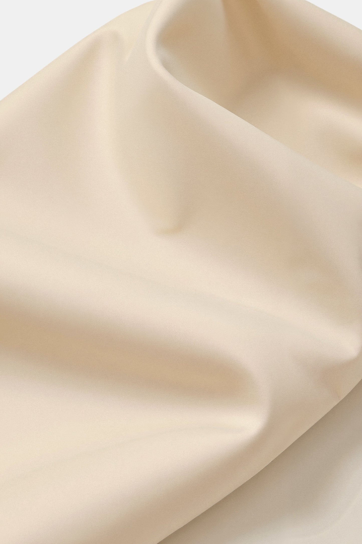 Zeitlose Damenhose mit Bundfalten und umgeschlagenem Saum