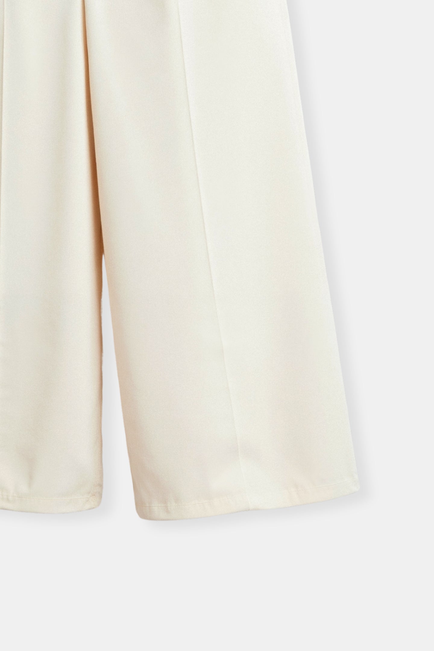 Elegante Damenhose mit weitem Schnitt und Bundfalten