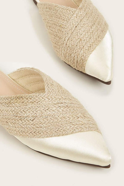Trendige Espadrille-Mules mit Spitze