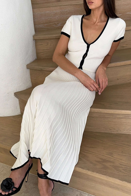 Kira | Feminines Strick-Zweiteiler-Set mit Knopf-Top & Plisseerock