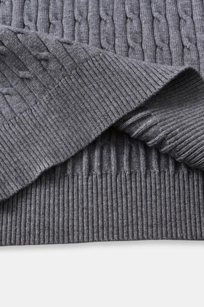 Eleganter Zopfstrickpullover mit Reißverschluss