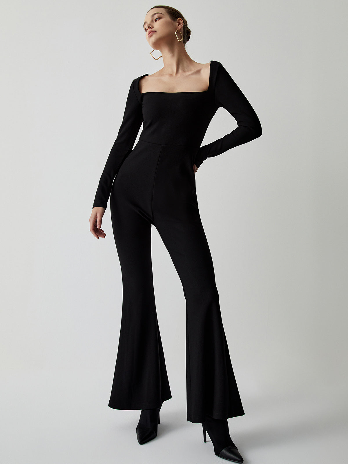 Zarah |  Flare Jumpsuit Trifft Auf Ultimativen Komfort