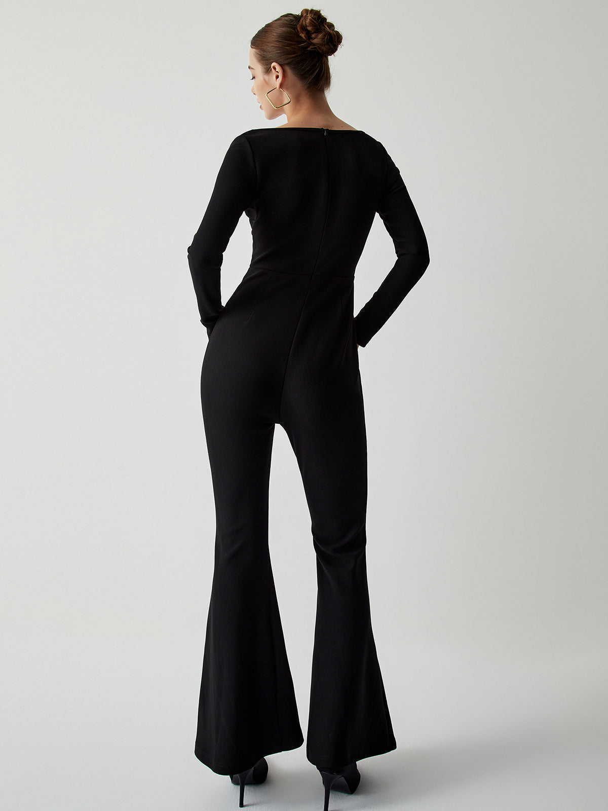 Zarah |  Flare Jumpsuit Trifft Auf Ultimativen Komfort