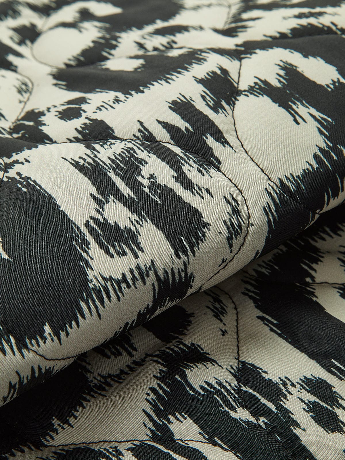 Leona | Jacke mit Animal-Print – Ein Statement für den mutigen Look