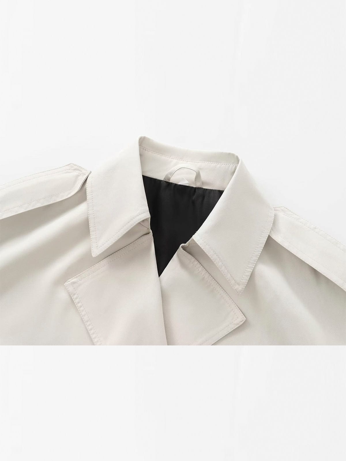 Clara | Kurzer Trenchcoat mit Doppelreiher – Elegant & Zeitlos