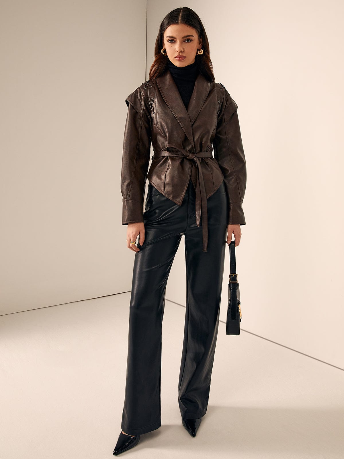 Valeria | Taillierter Lederblazer mit Gürtel – Elegant & Modern