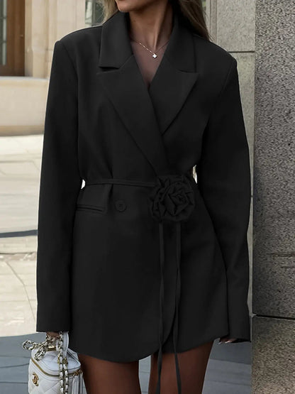 Celeste | Eleganter Blazer mit Taillengürtel und Rosendetail