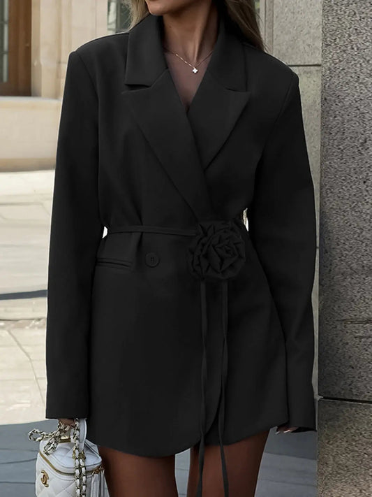 Celeste | Eleganter Blazer mit Taillengürtel und Rosendetail