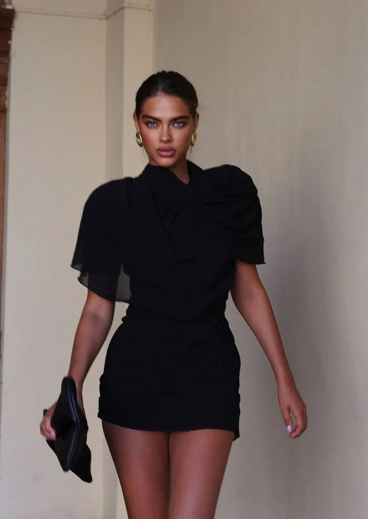 Carmen | Schwarzes Drapé-Minikleid mit hoher Schulterpartie