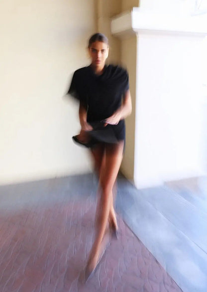 Carmen | Schwarzes Drapé-Minikleid mit hoher Schulterpartie