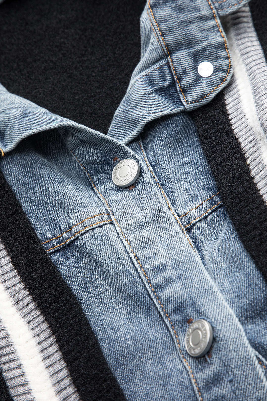 Nova | Denim-Hemd und Strick-Cardigan in Einem – Vielseitigkeit trifft Stil