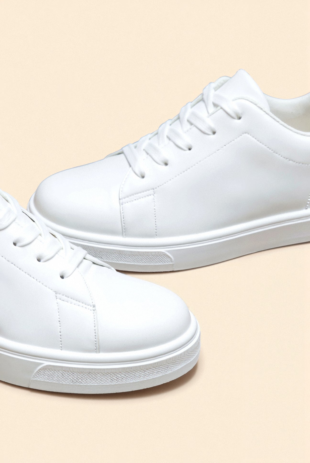 Minimalistische weiße Sneaker – Perfekt für jeden Anlass
