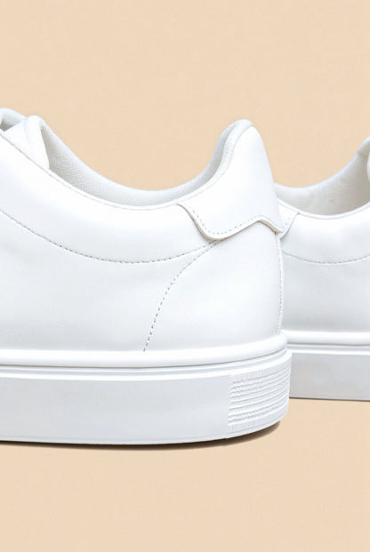 Minimalistische weiße Sneaker – Perfekt für jeden Anlass