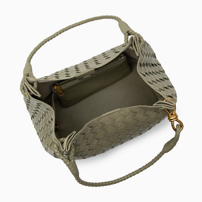 Valeria | Geflochtene schwarze Damenhandtasche aus veganem Leder mit Schulterriemen & goldenen Details