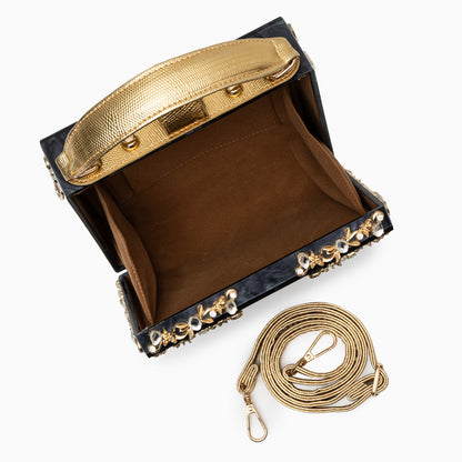 Luxus-Acryl Clutch in Himmelblau mit barockem Golddekor – Vintage-inspirierte Abendtasche