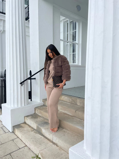 Lacy | Hochwertige Kunstfell-Jacke – Edles Design für Eleganz und Komfort