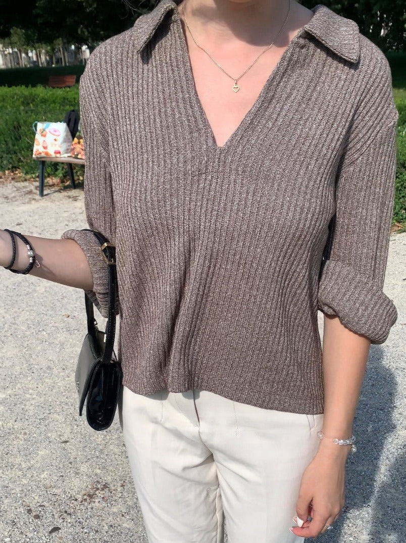 Gerippter Strickpullover mit Kragen