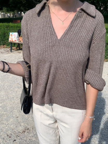 Gerippter Strickpullover mit Kragen