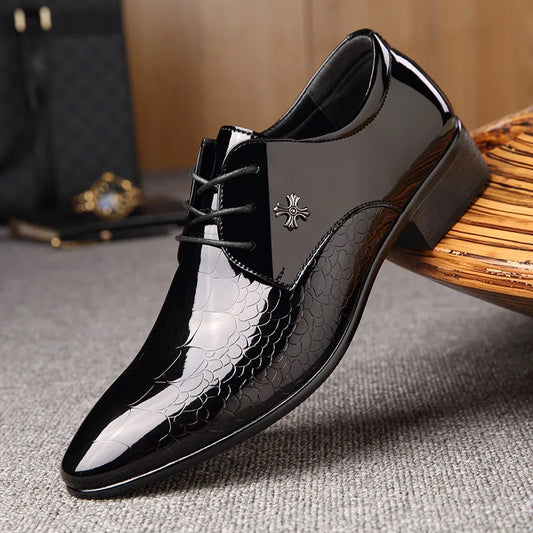 Elegante Lack-Schnürschuhe für formelle Anlässe und Business-Looks
