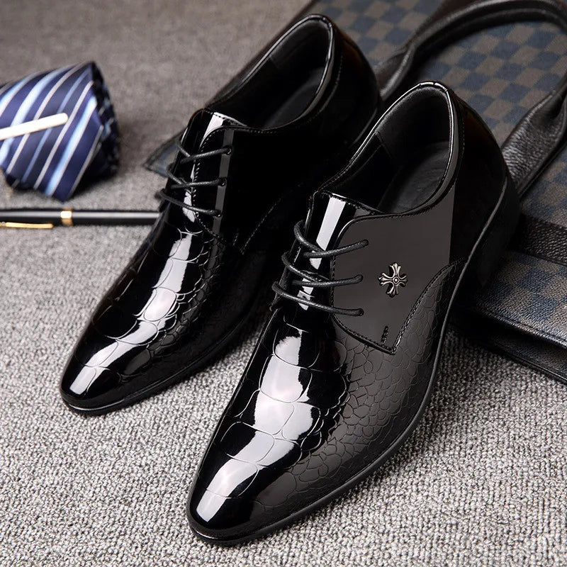 Elegante Lack-Schnürschuhe für formelle Anlässe und Business-Looks