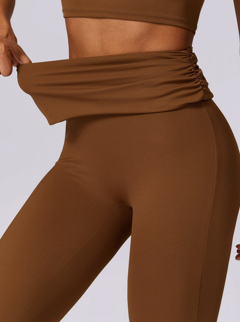 Hochtaillierte Schlaghose in Mokka-Braun