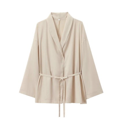 Elegantes Zweiteiler Set mit Bindegürtel und weiter Hose – Moderner Alltagsstil