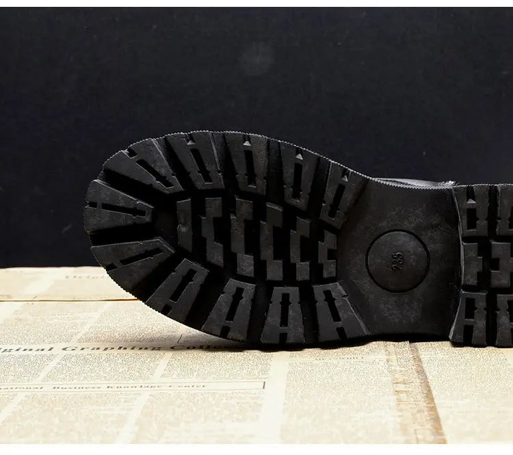 Lia | Schwarze Leder gefütterte Schnürboots mit Profilsohle