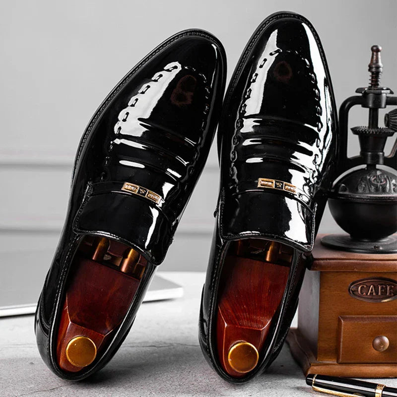 Elegante Lackslipper für formelle Anlässe und Business-Outfits