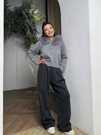 Damen Strickjacke Grau mit Kapuze und Kunstpelz – Warme Winterjacke